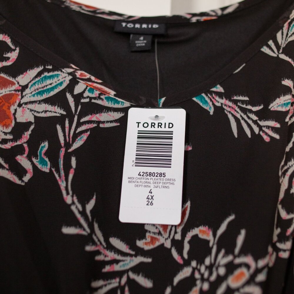 Torrid Midi chiffon pleated dress in benta floral deep depths - Picture 4 of 4